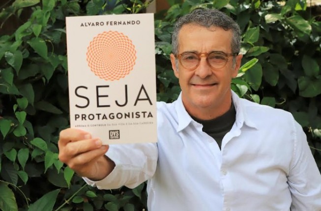 Livro 'Seja Protagonista' chega a Florianópolis com talk inspirador