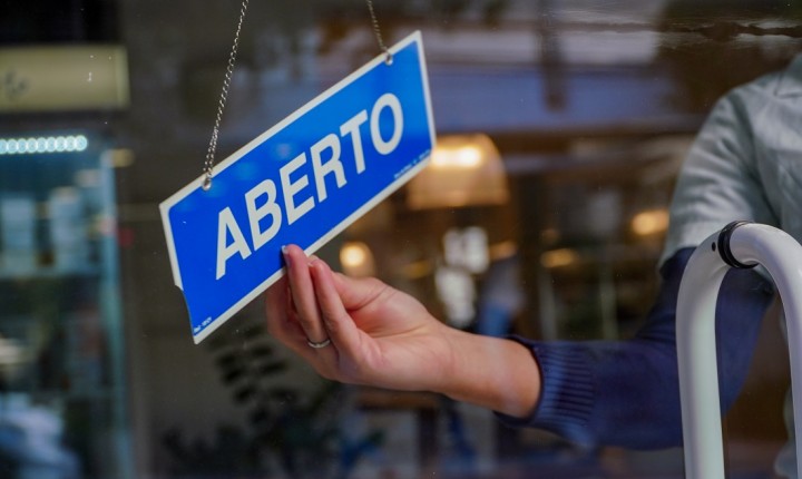 SC implementa abertura de empresas via WhatsApp