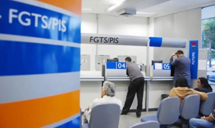 Trabalhadores já podem sacar abono salarial