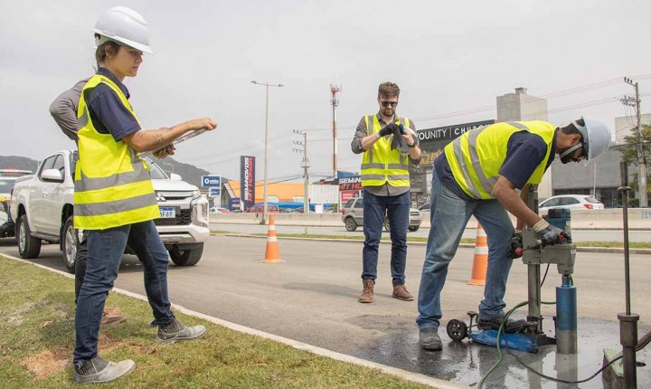 Laboratório do TCE expõe falhas em obras milionárias