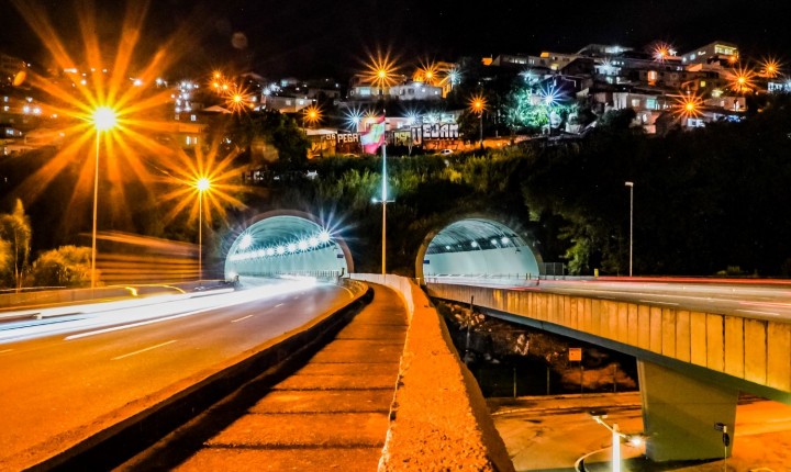 Trânsito sofre bloqueio no túnel Antonieta de Barros