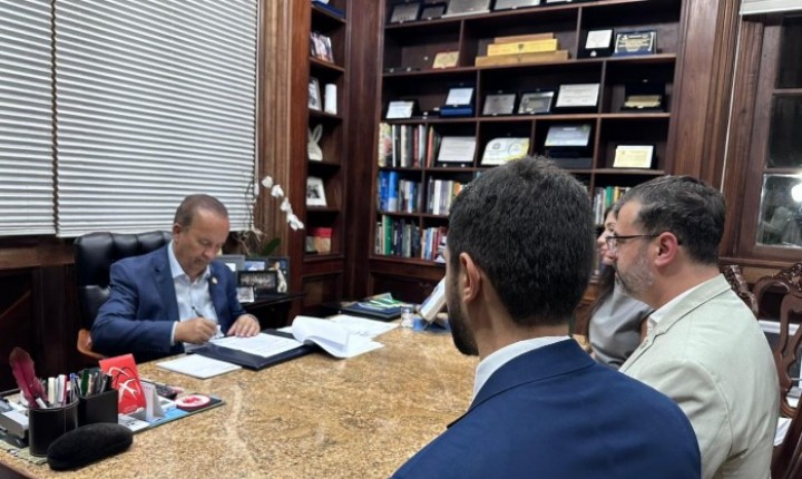 Governo de SC valida leis para mobilidade e agro