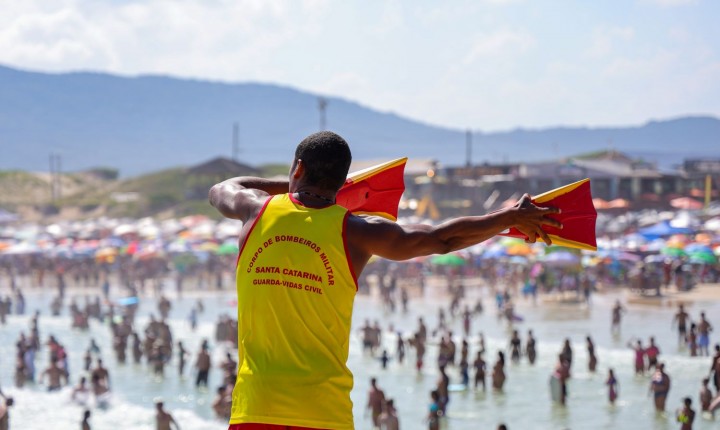 Verão em SC tem semana histórica nas praias