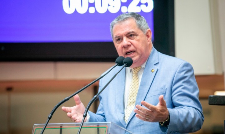 Gastos milionários em escolas de SC levantam suspeitas