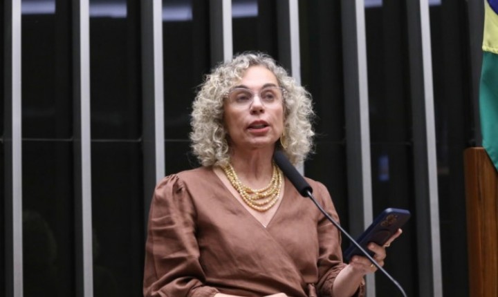 Fim da escala 6x1 expõe desigualdade feminina