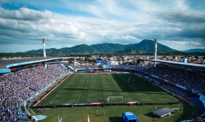 Univali oferece ingressos gratuitos para jogo do Avaí