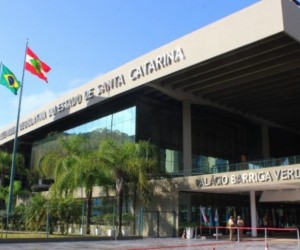Alesc debate urgências sociais de SC