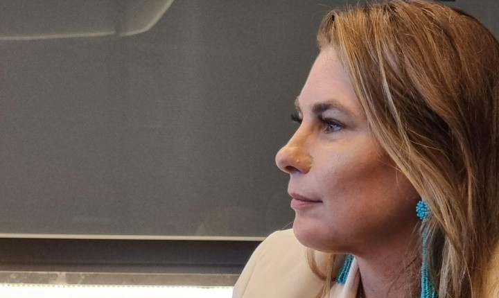 Deputada Paulinha transforma creches com gesto simples e eficaz