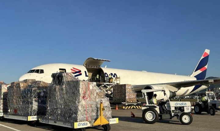 Com voos diretos e agilidade, Floripa lidera em carga aérea