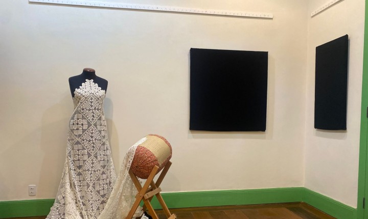 Arte, memória e moda em exposição na Lagoa da Conceição