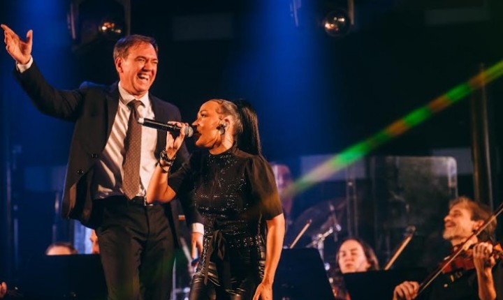 Camerata agita o Floripa Airport em noite de rock solidário