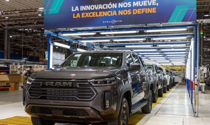 Stellantis inicia produção da nova Ram Dakota na Argentina