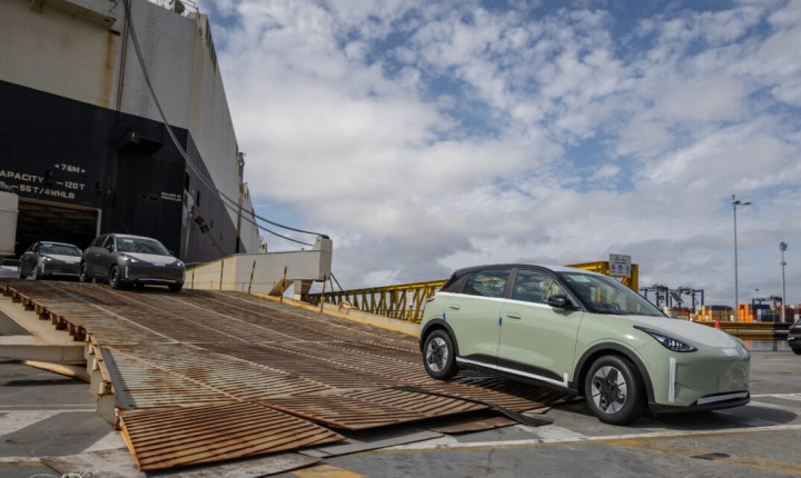 Compacto elétrico Geely EX2 chega mirando novo público