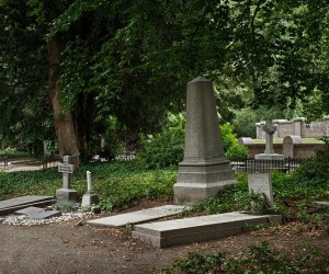 Onde ficam os cemitérios e horários de visitação em Florianópolis