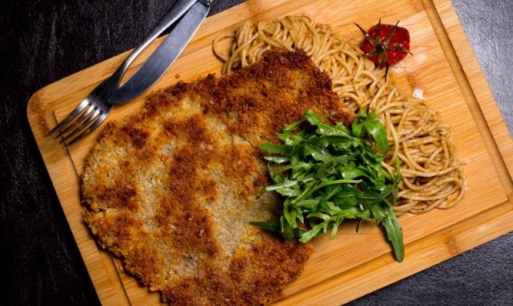 Milanesa crocante e leve conquista espaço no dia a dia