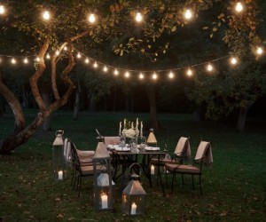 Iluminação de jardim cria novos cenários ao anoitecer