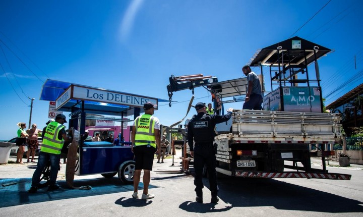 Oito carrinhos irregulares são apreendidos em Canasvieiras 