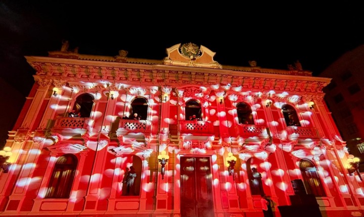Coral encerra circuito natalino com noite de celebração