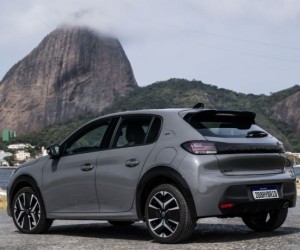 Novo 208 GT Hybrid se destaca e leva Hatch do Ano
