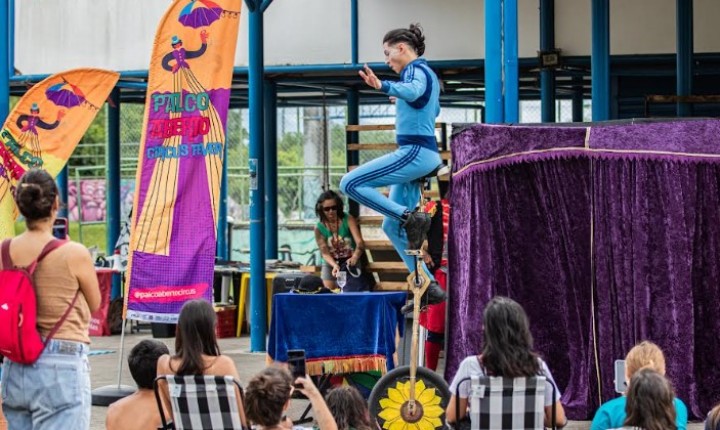Palco Aberto Circus Fever encerra 2025 no Norte da Ilha