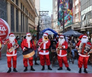 Feira Viva a Cidade reforça clima natalino no Centro