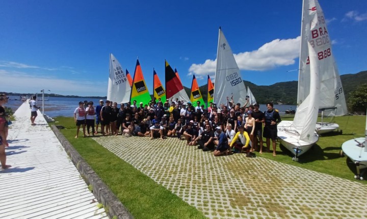 Lagoa da Conceição reúne tradição e vela na Regata 6 Horas