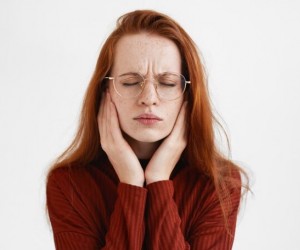 Estresse de fim de ano agrava casos de bruxismo