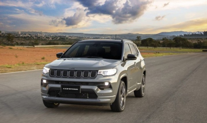 Jeep encerra 2025 com dezembro histórico de vendas