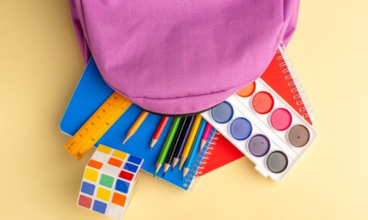 Campanha arrecada materiais para volta às aulas em Floripa