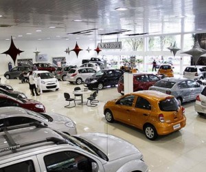 Emplacamentos de veículos leves crescem 2,6% em 2025