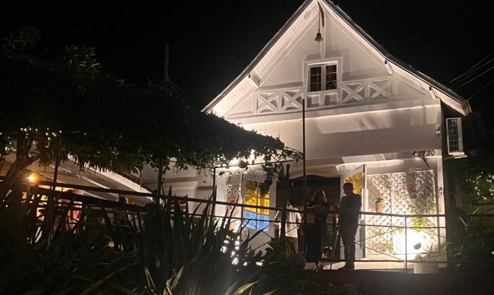 O charme do encontro casual da gastronomia com bons vinhos