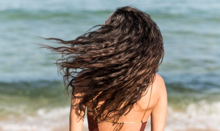 Calor, sol e mar colocam os fios em risco