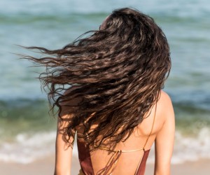 Calor, sol e mar colocam os fios em risco