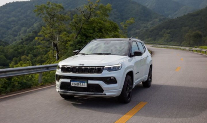 Jeep Compass estreia motor flex de 272 cv