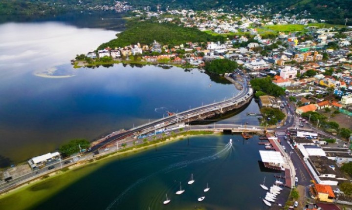 Lagoa da Conceição volta a ficar própria para banho