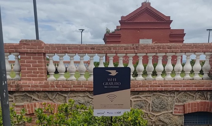 Praça Monte Serrat ganha novas placas de Wi-Fi