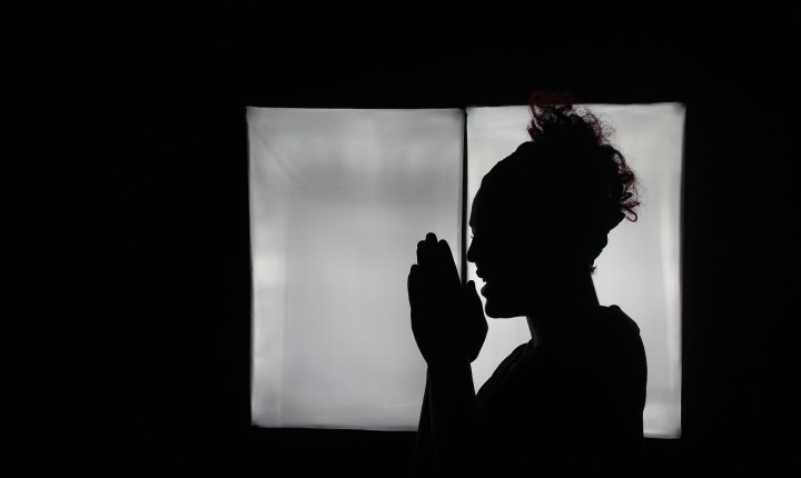 A mulher de papel , por Luzia Almeida