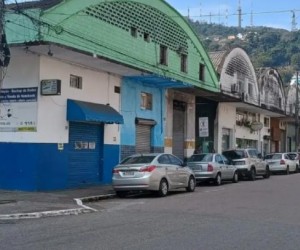 Prédio da antiga rodoviária vira foco de insegurança