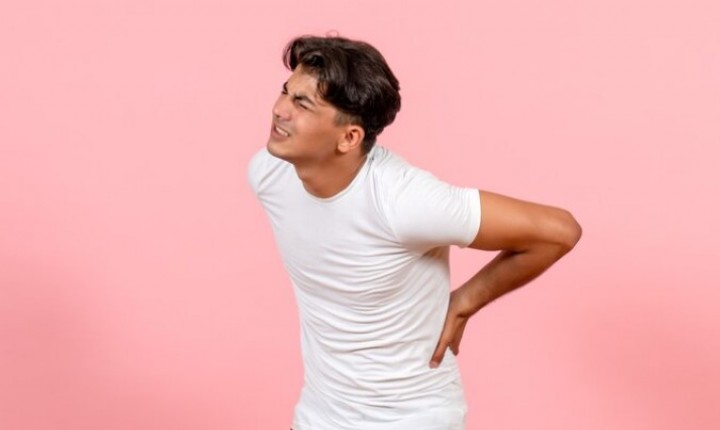 Dor nas costas deixa de ser problema da idade