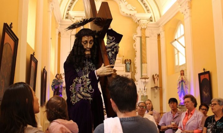 Procissão Senhor dos dos Passos reúne multidão