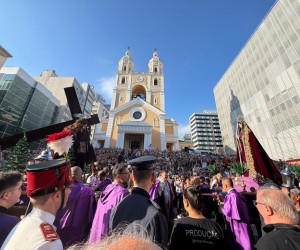 Procissão do Senhor dos Passos reúne 115 mil pessoas