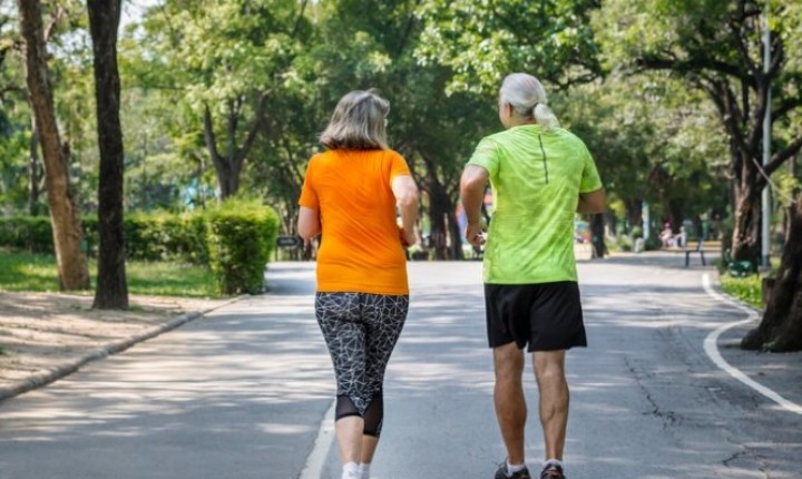 Caminhada diária se consolida como hábito essencial