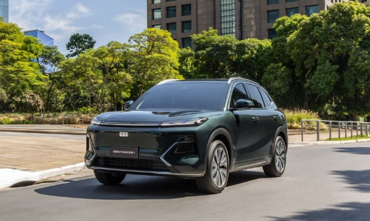 SUV EX5 híbrido revela estratégia da Geely