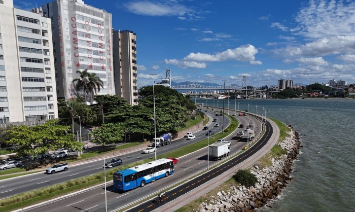 Ciclovia da Beira-Mar Norte ganha novo trecho