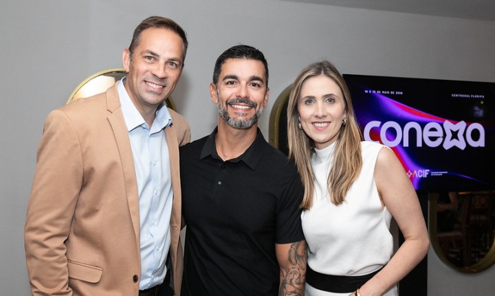 Urbano Salles apresenta mix de notícias de SC - 27/04