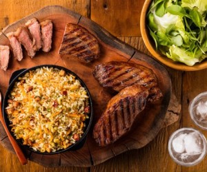 Farofa ganha protagonismo com receitas fora do comum