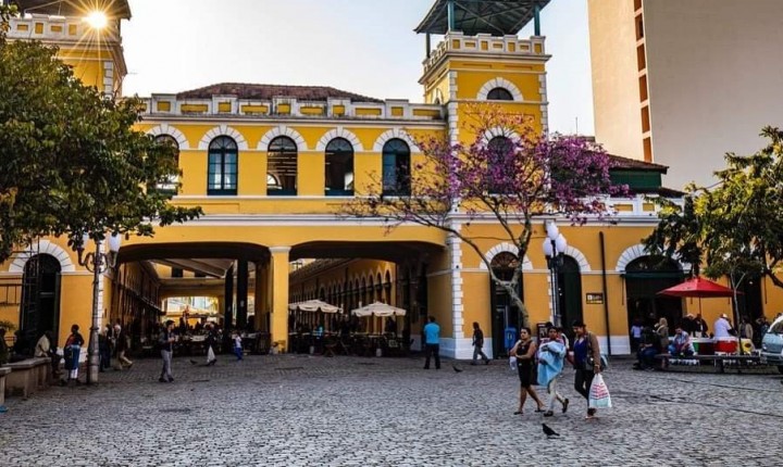 Feriado altera rotina de serviços na Capital