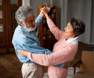 Dança 60+ movimenta idosos na Capital