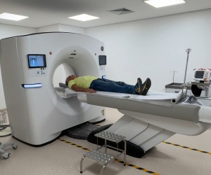 Florianópolis reduz filas e amplia exames