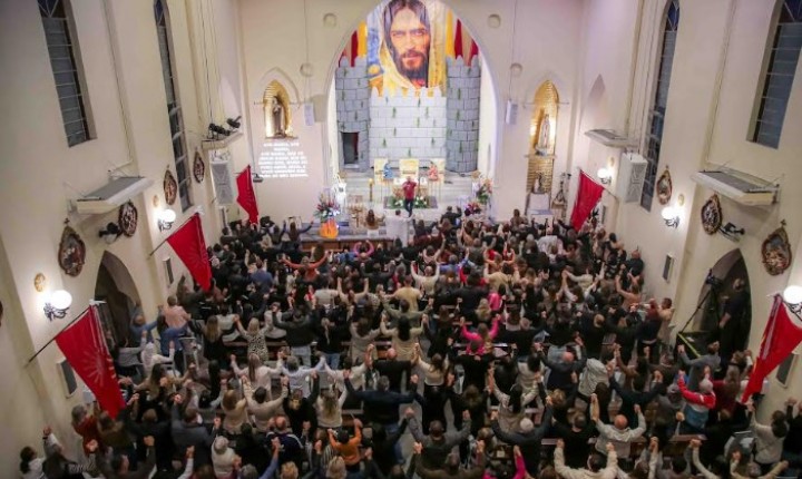 Cerco de Jericó reúne multidão no Estreito
